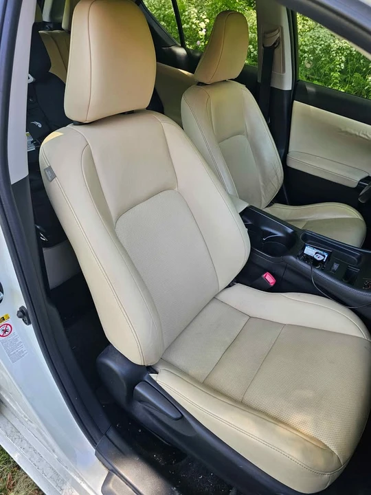 2012 Lexus CT - Image 9 of 10