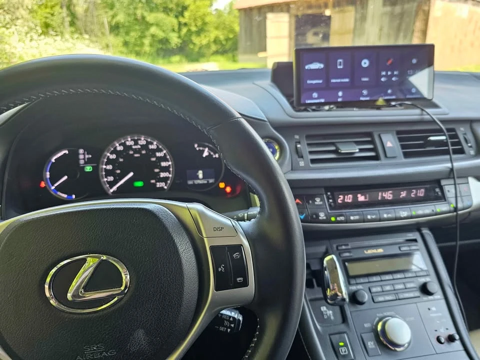 2012 Lexus CT - Image 8 of 10