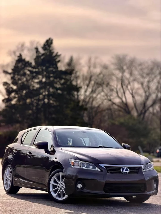 2013 Lexus CT - Image 2 of 10