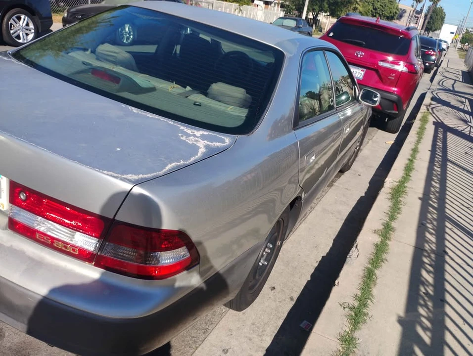 2001 Lexus ES 3rd Gen - Image 2 of 10