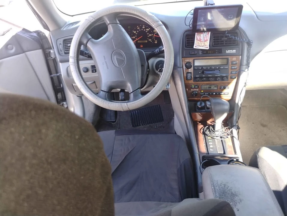 2001 Lexus ES 3rd Gen - Image 6 of 10