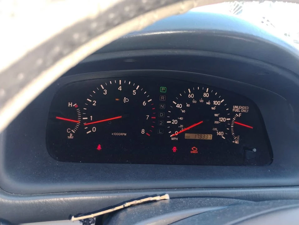 2001 Lexus ES 3rd Gen - Image 5 of 10