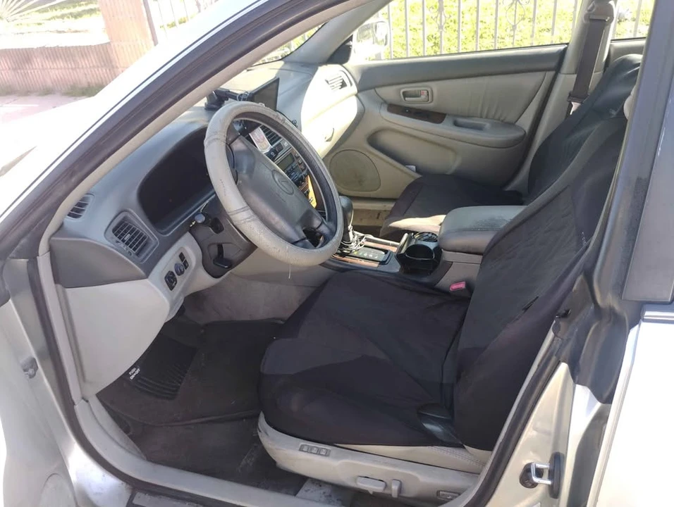 2001 Lexus ES 3rd Gen - Image 10 of 10