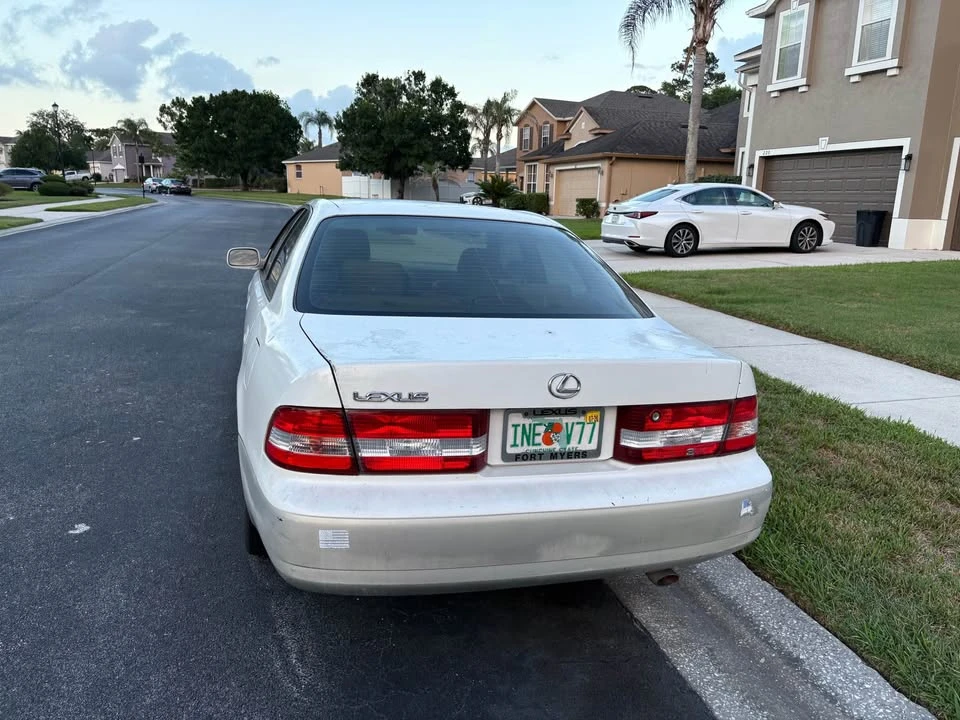 2001 Lexus ES 3rd Gen - Image 3 of 3