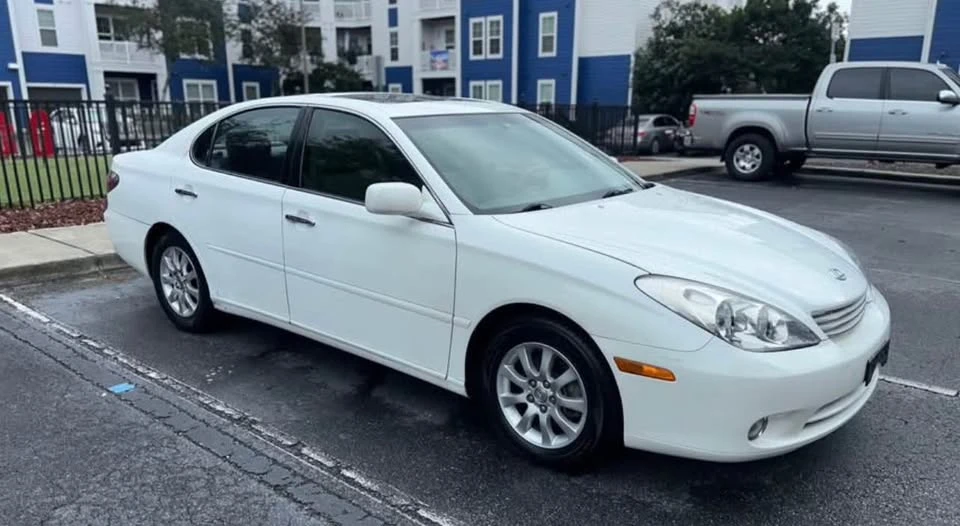 2003 Lexus ES 3rd Gen - Image 2 of 8