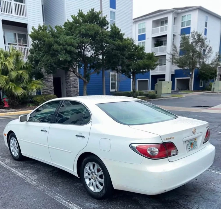 2003 Lexus ES 3rd Gen - Image 4 of 8