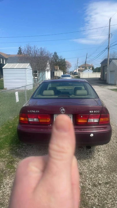 1997 Lexus ES 3rd Gen - Image 3 of 5