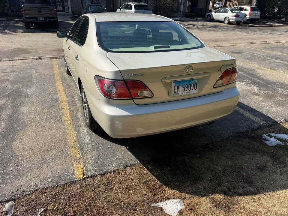 2003 Lexus ES 4th Gen - Image 5 of 10