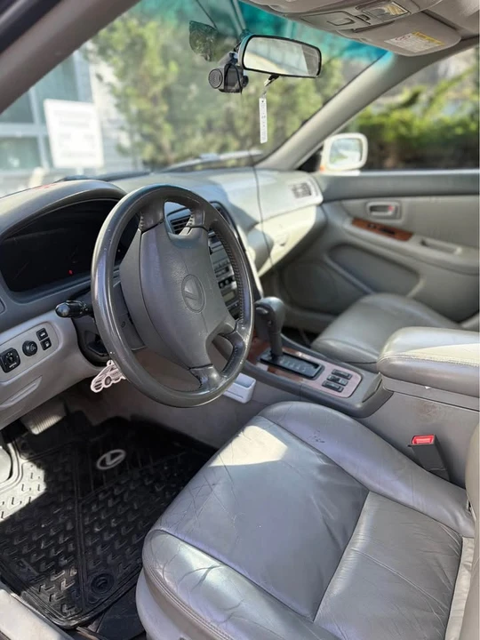1998 Lexus ES - Image 7 of 9