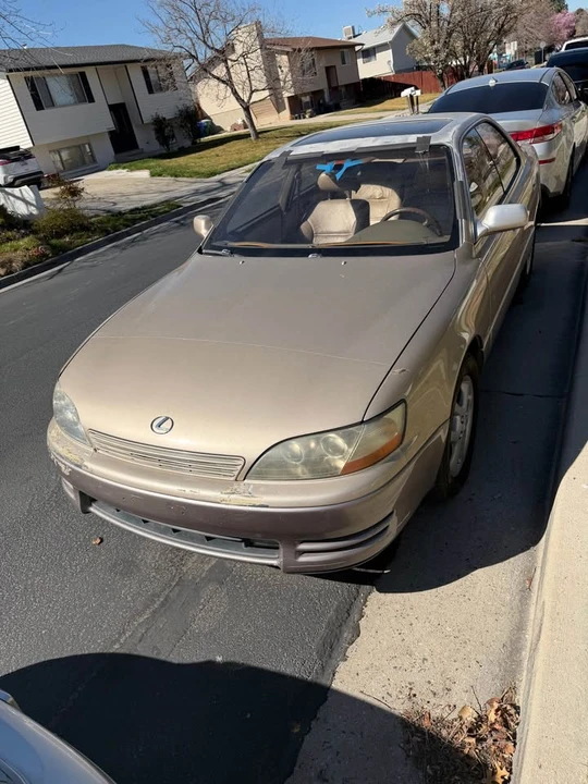 1996 Lexus ES 2nd Gen - Image 2 of 6