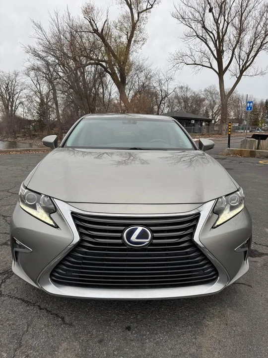 2016 Lexus ES 6th Gen - Image 2 of 9