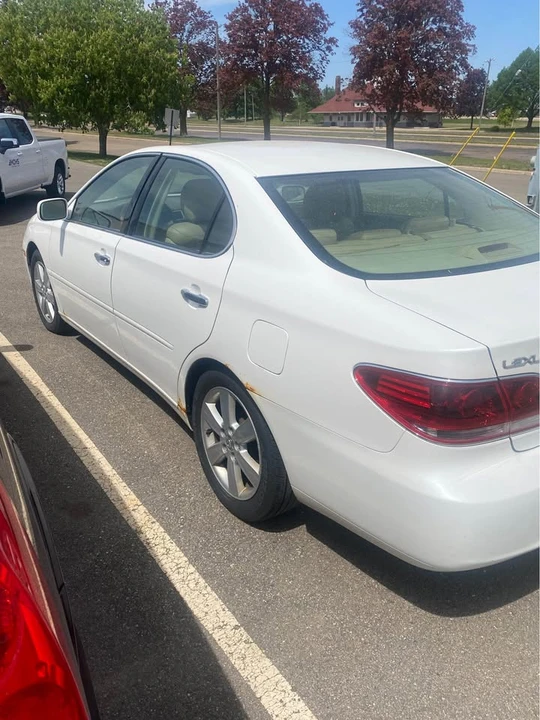 2005 Lexus ES 4th Gen - Image 4 of 5