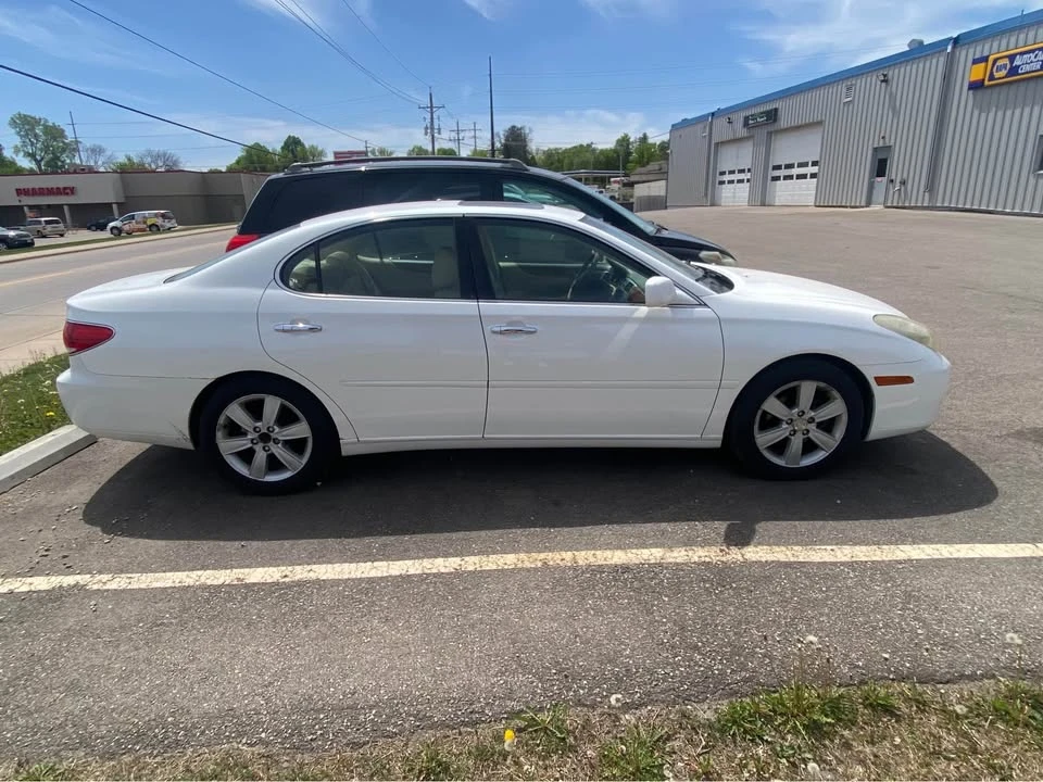 2005 Lexus ES 4th Gen - Image 2 of 5