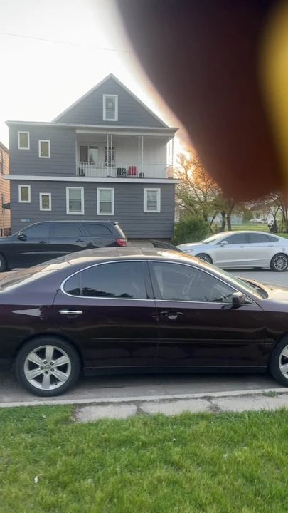 Lexus ES 4th Gen - Image 2 of 5