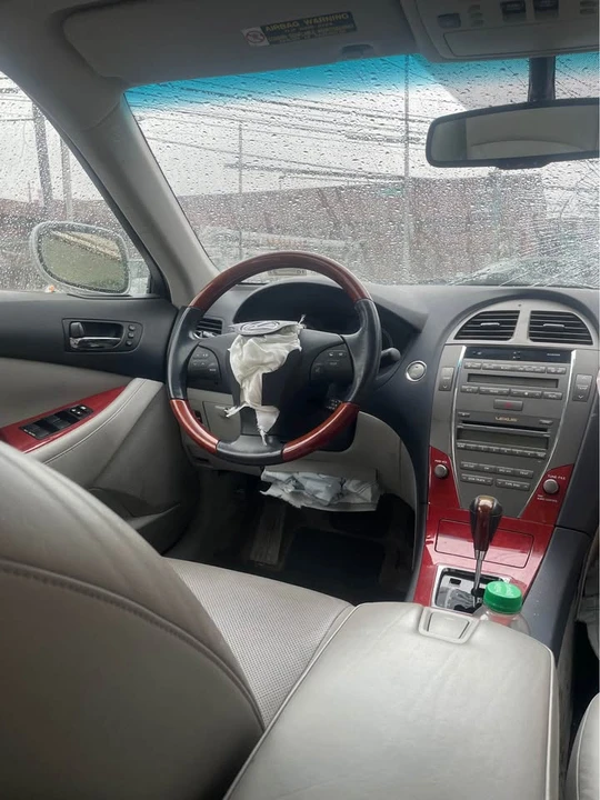 2008 Lexus ES 4th Gen - Image 2 of 9