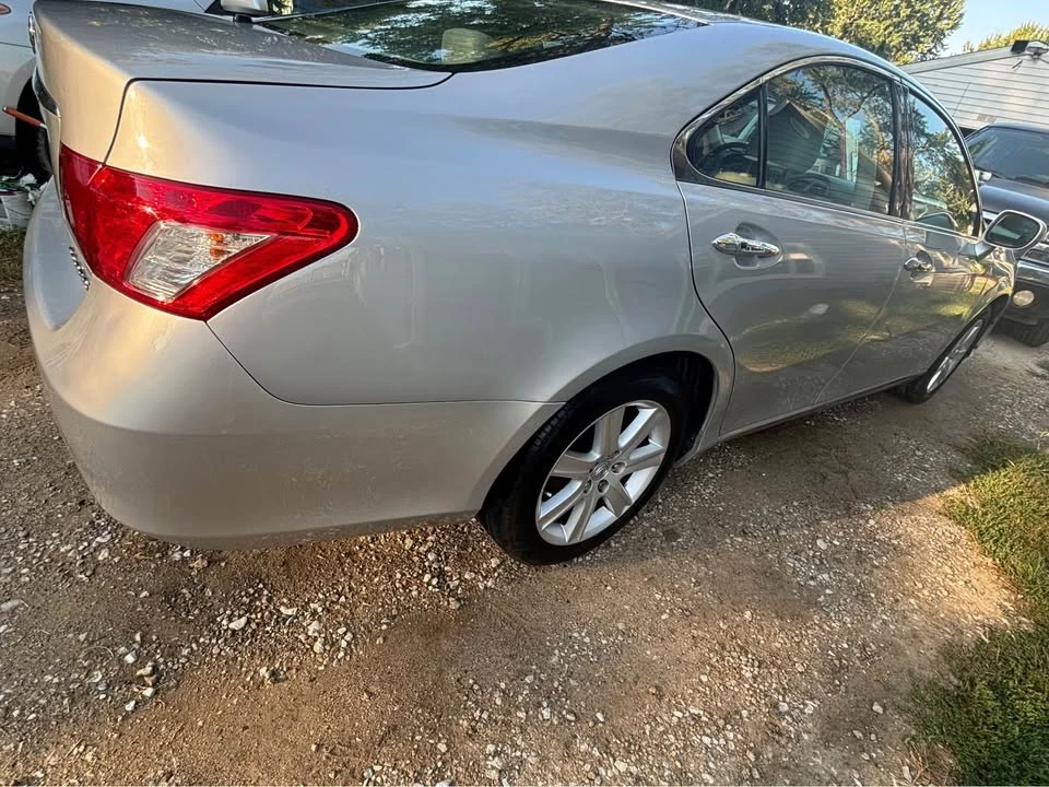 2008 Lexus ES 4th Gen - Image 2 of 8