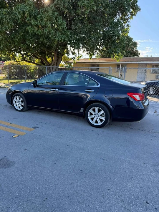 2009 Lexus ES 5th Gen - Image 5 of 10