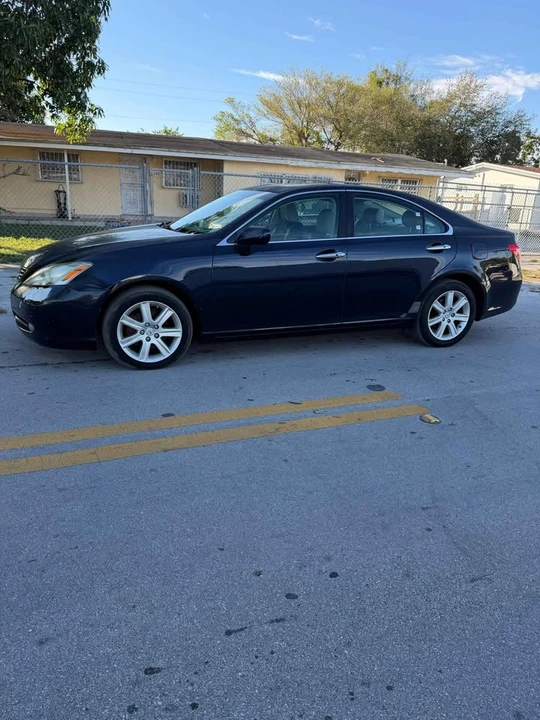 2009 Lexus ES 5th Gen - Image 3 of 10