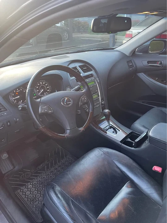 2011 Lexus ES 5th Gen - Image 4 of 8