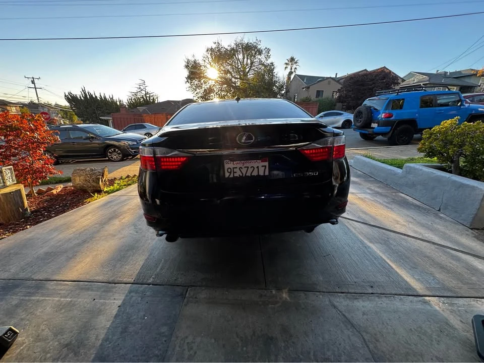 2014 Lexus ES 6th Gen - Image 4 of 10