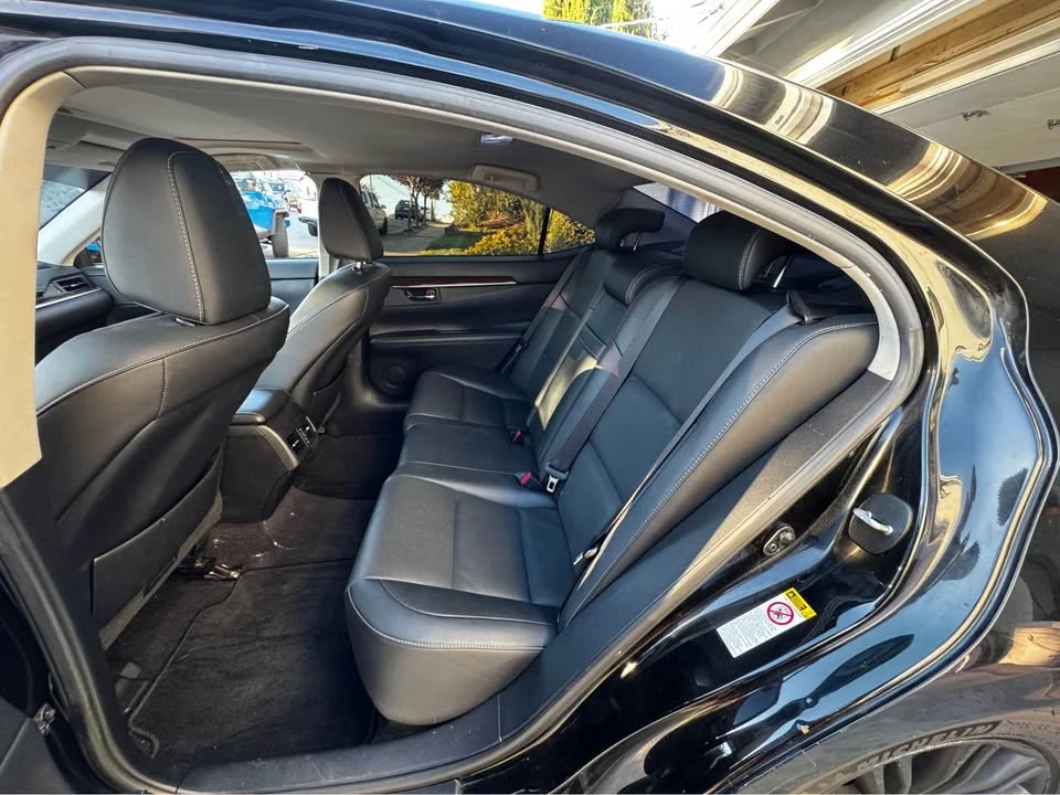 2014 Lexus ES 6th Gen - Image 7 of 10
