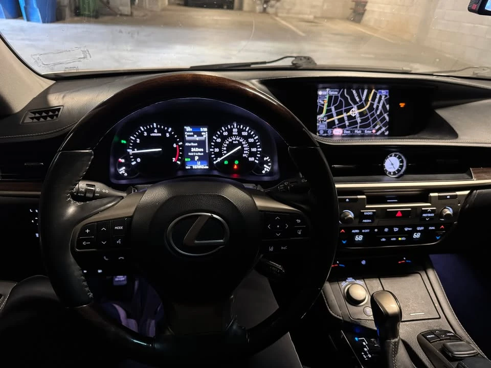 2016 Lexus ES 6th Gen - Image 9 of 10