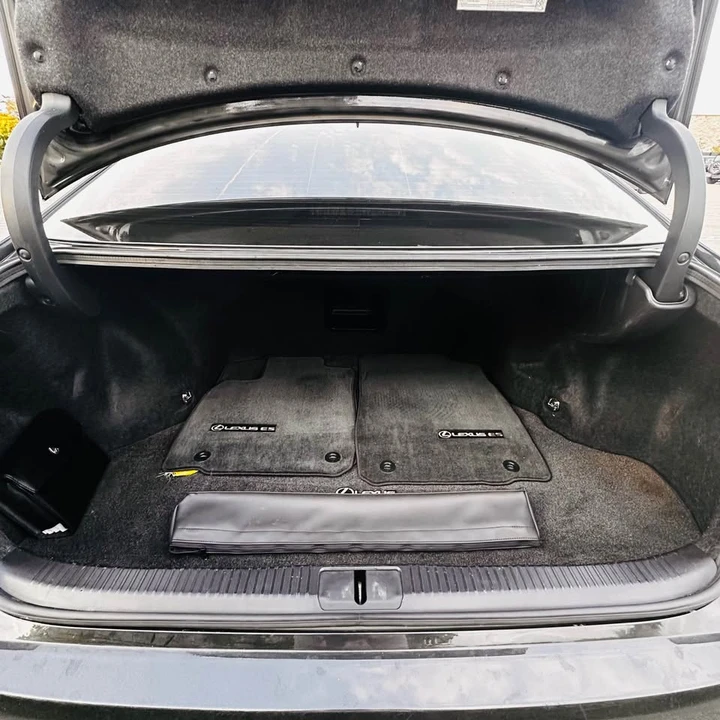 2018 Lexus ES 6th Gen - Image 8 of 9
