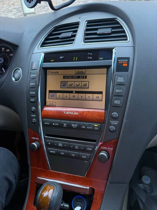 2011 Lexus ES 5th Gen - Image 10 of 10
