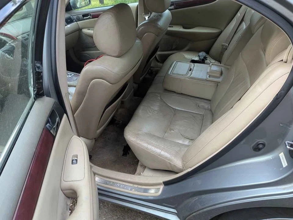 Lexus ES - Image 10 of 10