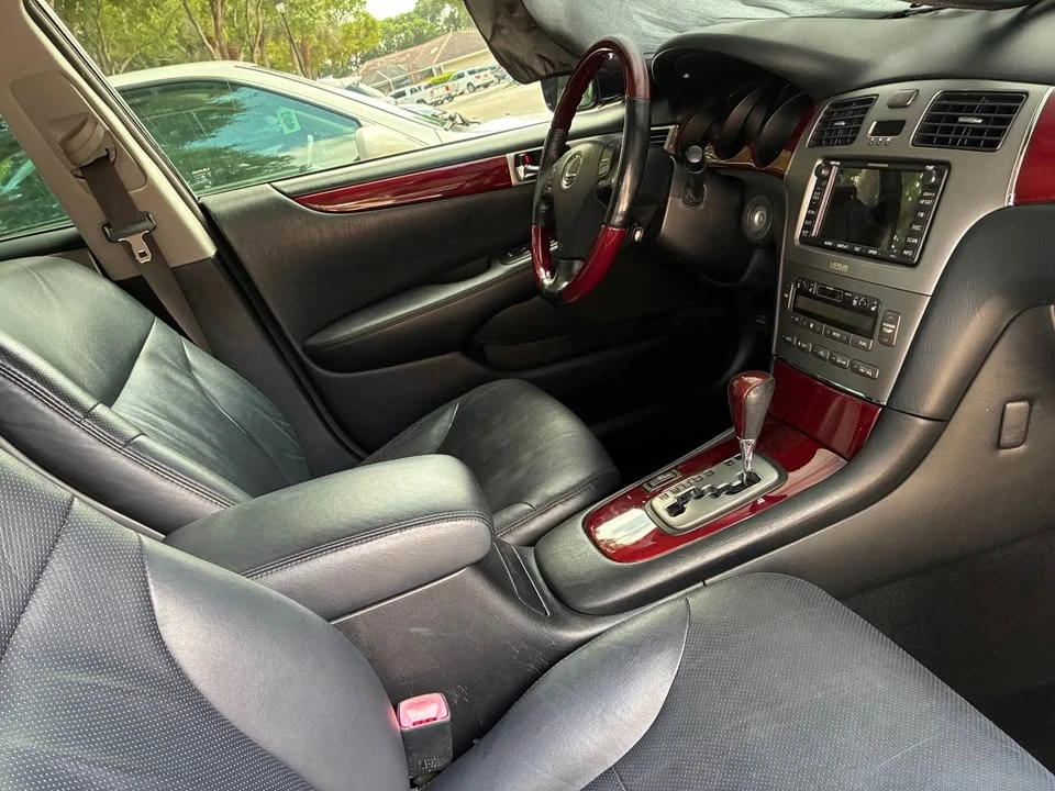 2005 Lexus ES 4th Gen - Image 3 of 7