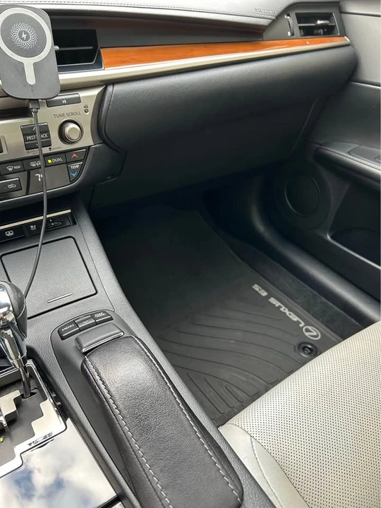 2013 Lexus ES 6th Gen - Image 10 of 10