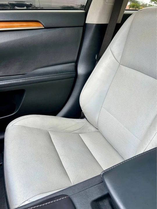 2013 Lexus ES 6th Gen - Image 9 of 10