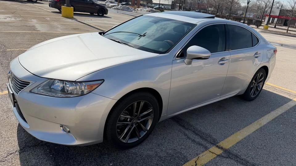 2013 Lexus ES 6th Gen - Image 4 of 9