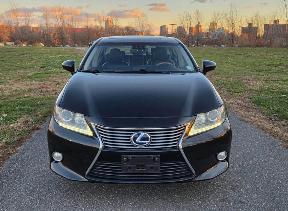 2013 Lexus ES 6th Gen - Image 10 of 10