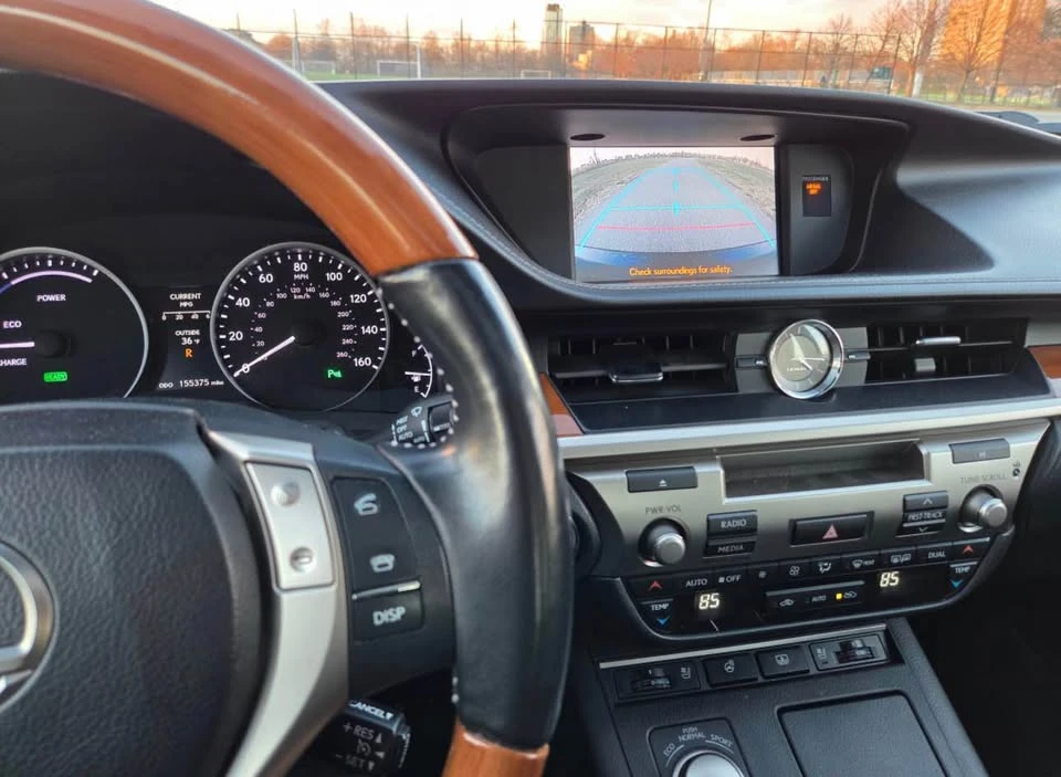 2013 Lexus ES 6th Gen - Image 3 of 10