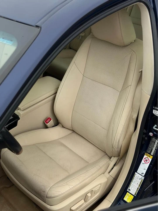 2014 Lexus ES 6th Gen - Image 9 of 10