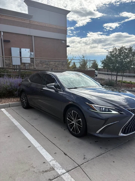 2023 Lexus ES 7th Gen - Image 3 of 10
