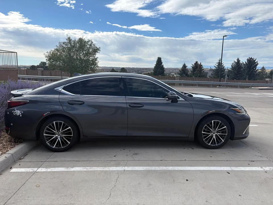 2023 Lexus ES 7th Gen - Image 4 of 10