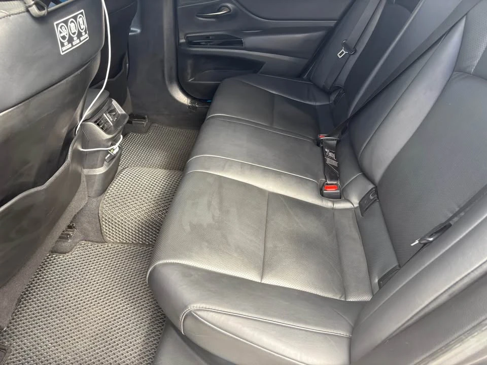 2023 Lexus ES 7th Gen - Image 10 of 10