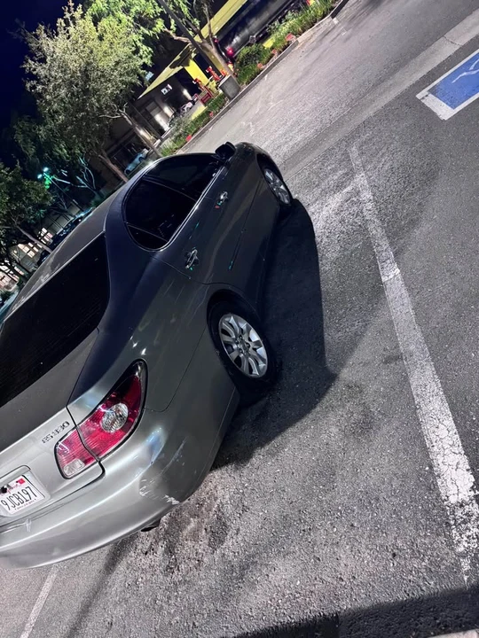 2004 Lexus ES 4th Gen - Image 4 of 10