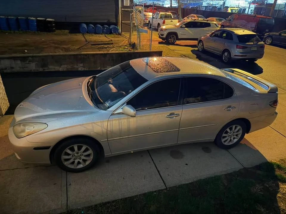 2004 Lexus ES 4th Gen - Image 2 of 4