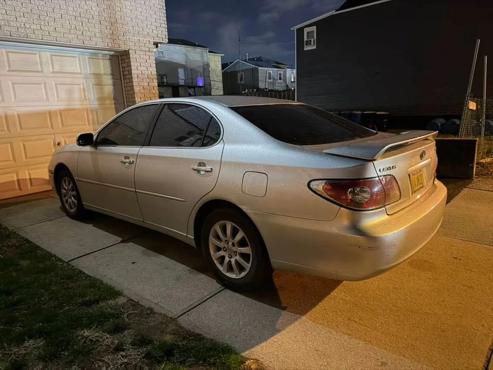 2004 Lexus ES 4th Gen - Image 4 of 4