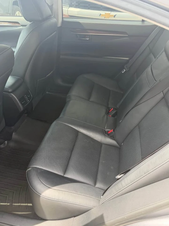 Lexus ES - Image 4 of 10