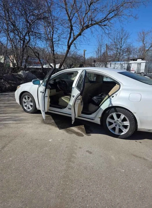 2008 Lexus ES 5th Gen - Image 2 of 5