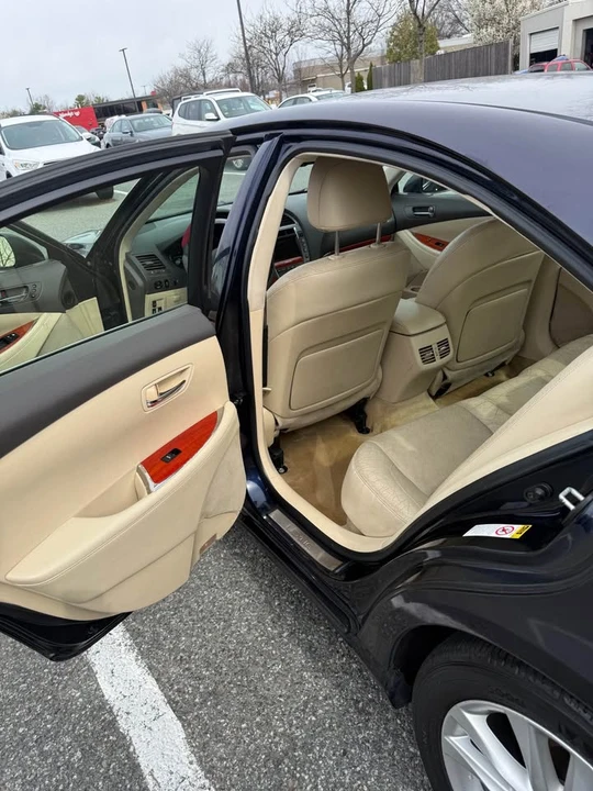 2010 Lexus ES 5th Gen - Image 4 of 8