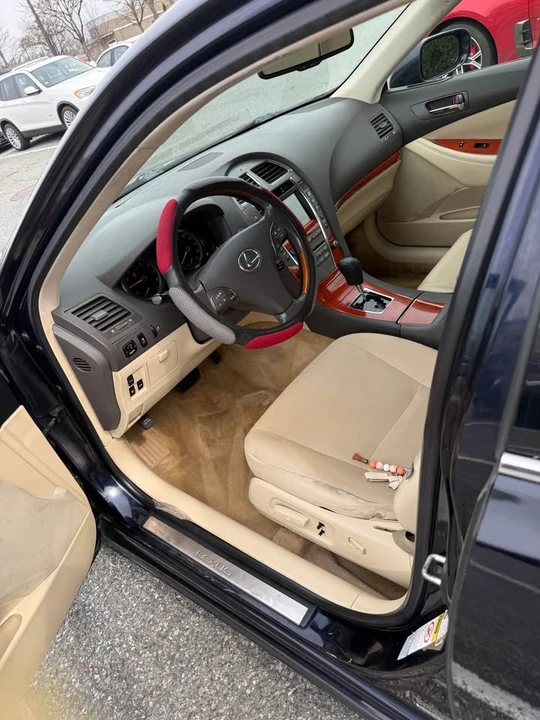 2010 Lexus ES 5th Gen - Image 3 of 8