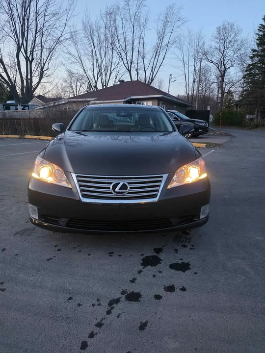 2010 Lexus ES 5th Gen - Image 2 of 10