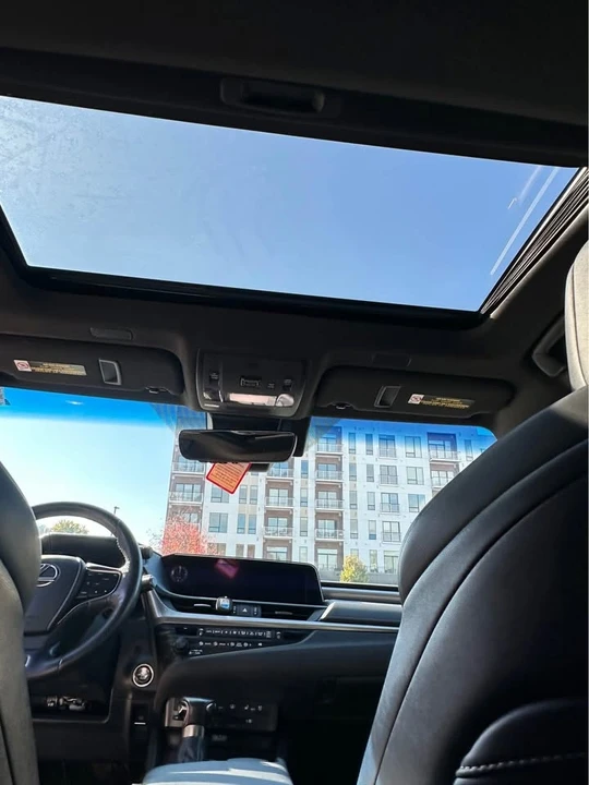 2019 Lexus ES 7th Gen - Image 9 of 9
