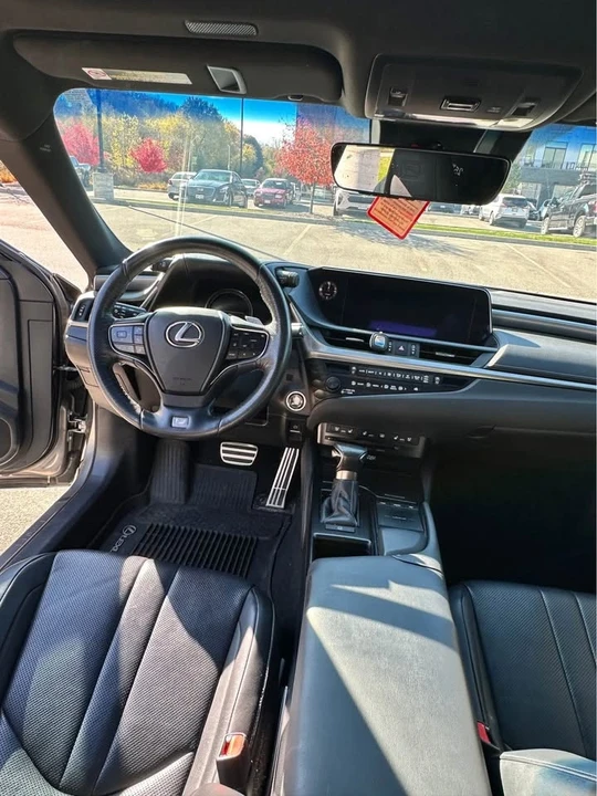 2019 Lexus ES 7th Gen - Image 8 of 9