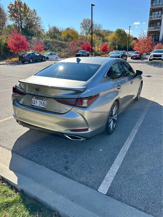 2019 Lexus ES 7th Gen - Image 5 of 9
